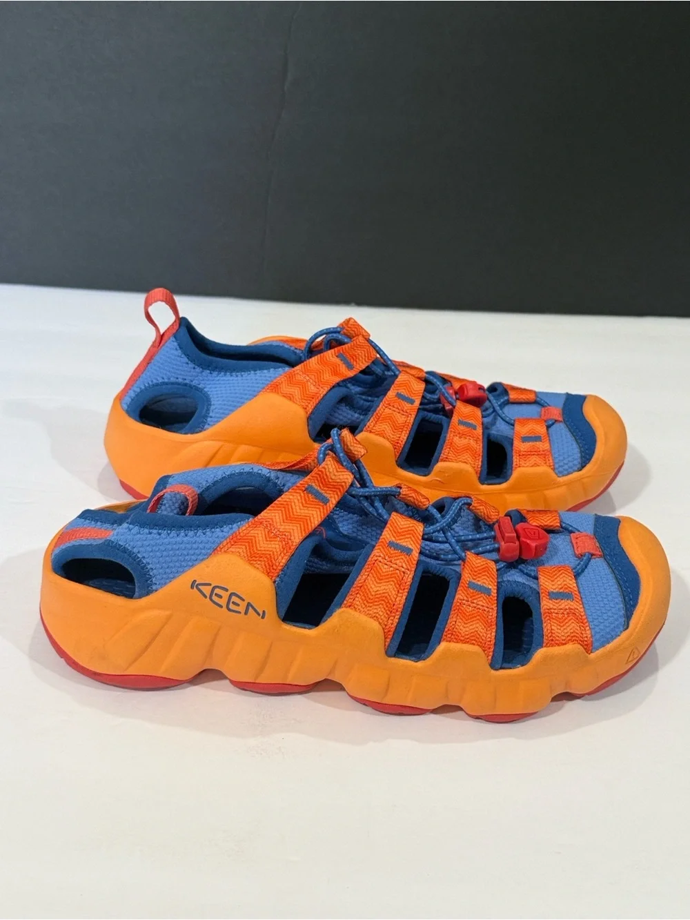 Keen Hypeport H2 closed toe sandals vibrant color for women’s size 8.5